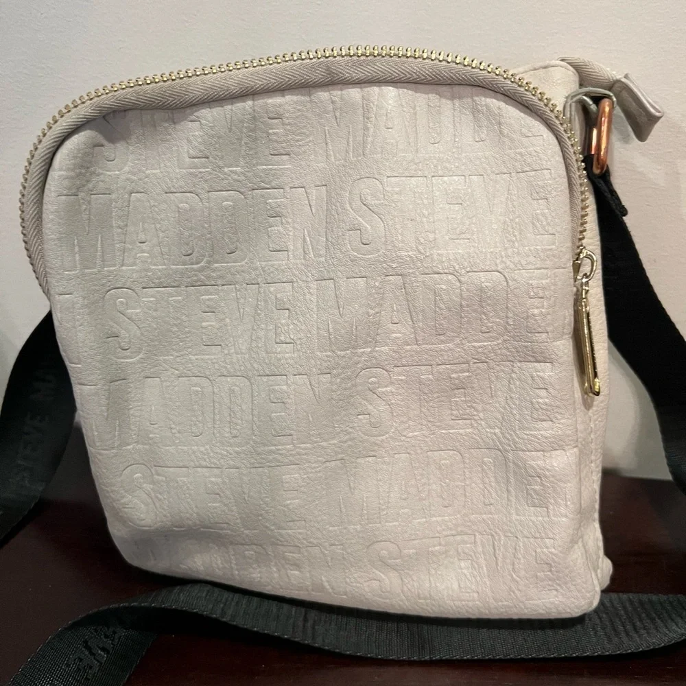 Steve Madden Off White Vegan Leather Crossbody Bag - Picture 3 of 6